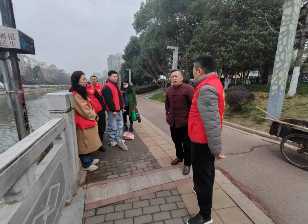 贛農(nóng)集團(tuán)組織開展學(xué)雷鋒志愿服務(wù)活動(dòng)