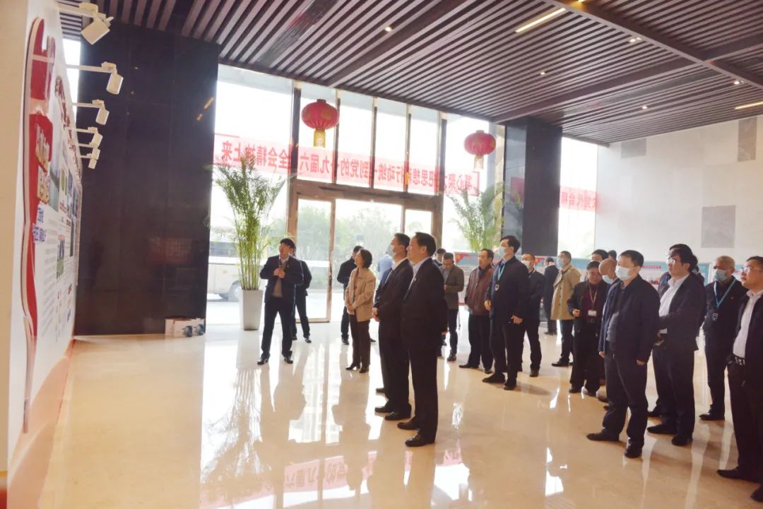 省國資委黨委基層黨建“三化”建設(shè)推進(jìn)會(huì)與會(huì)代表來省水投集團(tuán)現(xiàn)場(chǎng)觀摩黨建工作