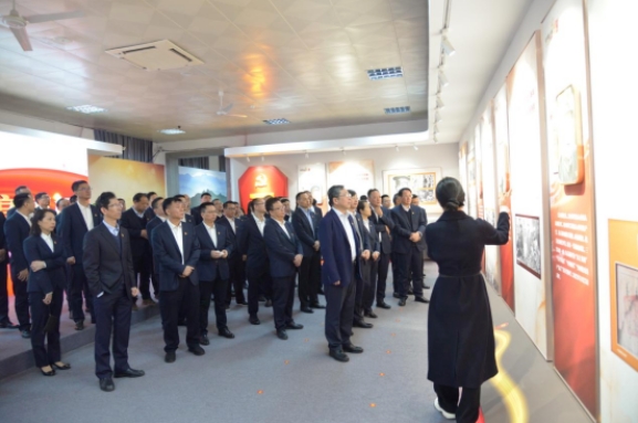 省水投集團(tuán)開(kāi)展“傳承紅色基因，走好新‘趕考’路”主題實(shí)踐活動(dòng)