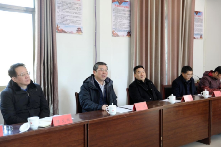 鄒洪一行赴集團(tuán)駐點(diǎn)幫扶村弋陽縣中畈鄉(xiāng)芳墩村調(diào)研