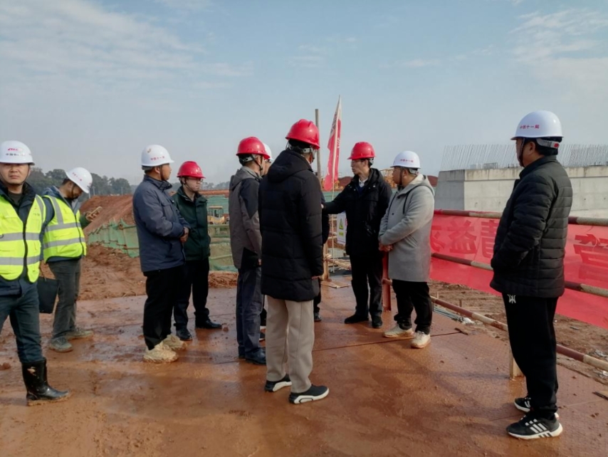 緊繃“安全弦” 守好“平安線”丨集團(tuán)公司領(lǐng)導(dǎo)班子成員深入一線督導(dǎo)檢查安全生產(chǎn)工作