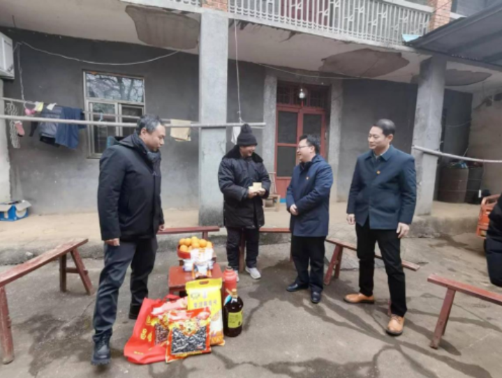 歲寒情暖 濃濃關(guān)懷丨春節(jié)前夕集團(tuán)領(lǐng)導(dǎo)深入基層走訪慰問