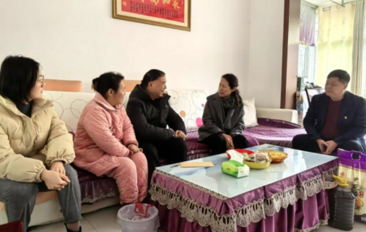 歲寒情暖 濃濃關(guān)懷丨春節(jié)前夕集團(tuán)領(lǐng)導(dǎo)深入基層走訪慰問