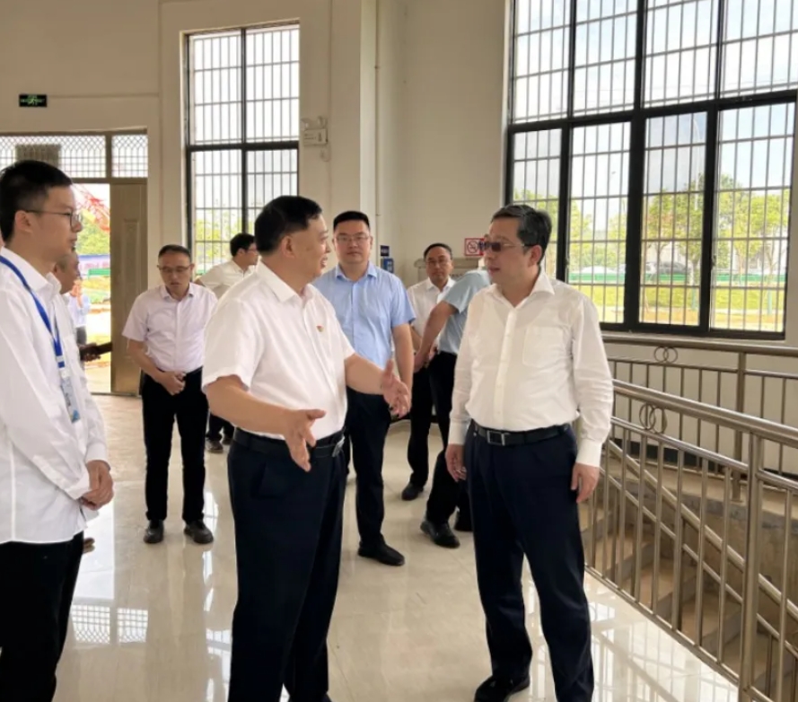 鄒洪赴集團(tuán)項(xiàng)目公司調(diào)研