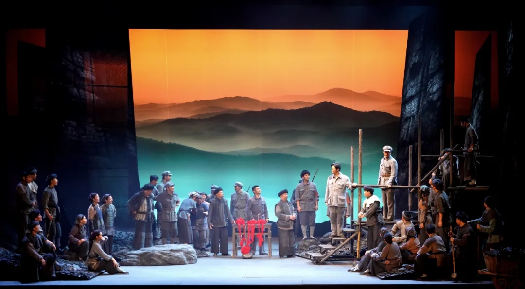 省水投集團(tuán)組織黨員干部觀看大型原創(chuàng)話劇《鎢金》