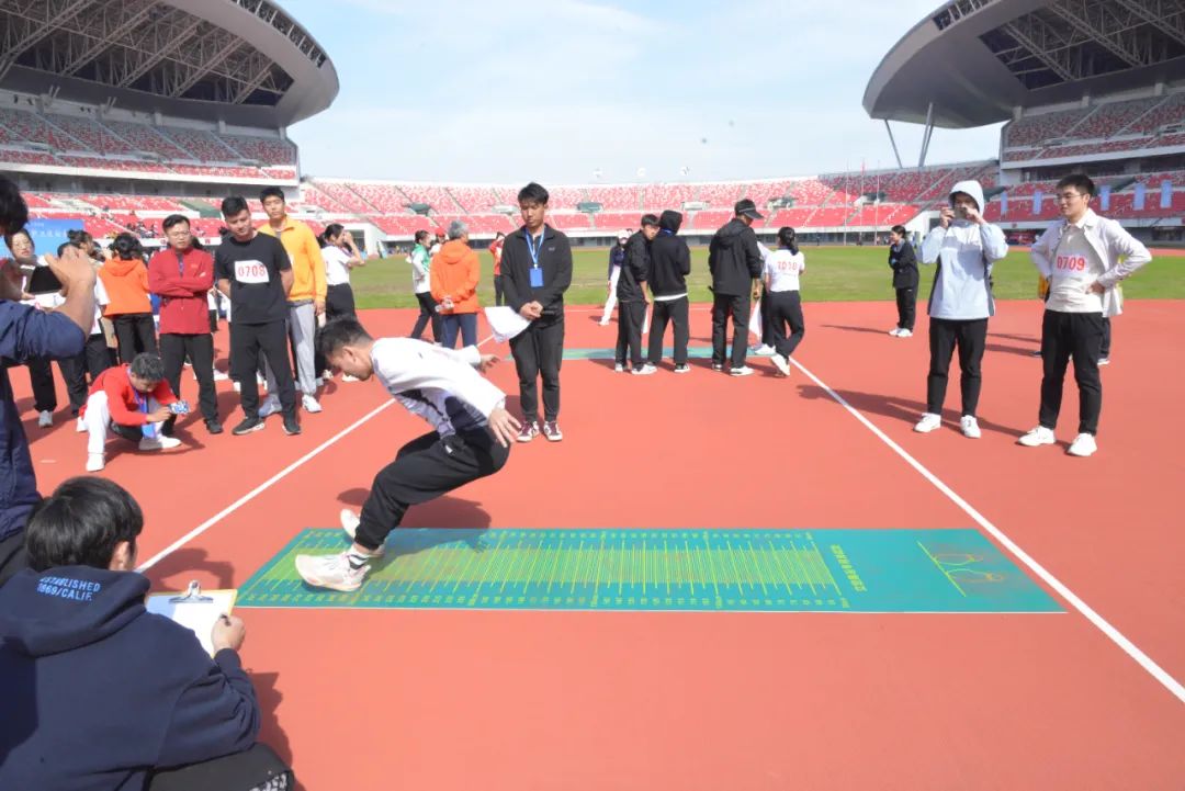 運(yùn)動(dòng)會(huì)賽場精彩掠影