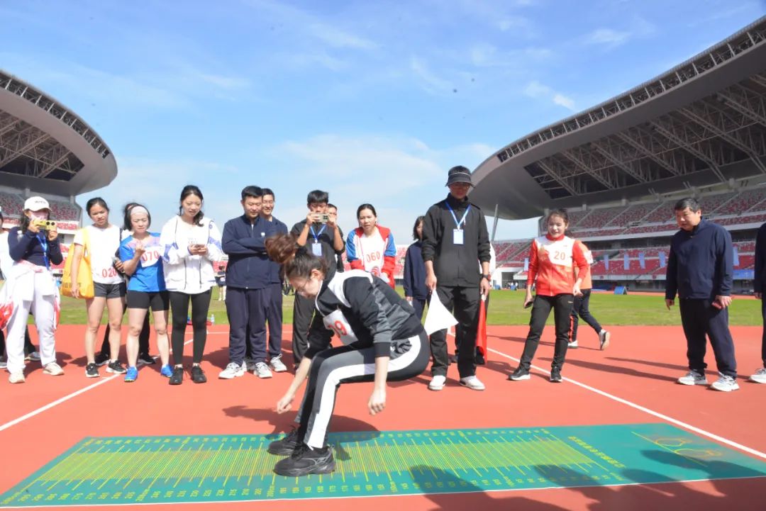 運(yùn)動(dòng)會(huì)賽場精彩掠影
