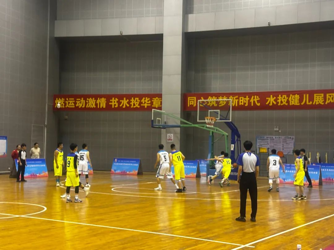 決賽戰(zhàn)正酣——運動會決賽精彩掠影