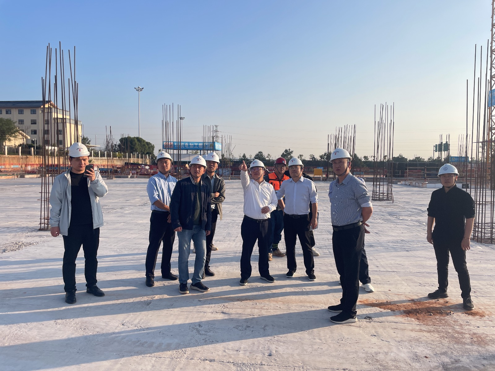 廖小春一行赴江西省水利廳水旱災(zāi)害防御物資儲備倉庫項目現(xiàn)場督導(dǎo)安全生產(chǎn)工作