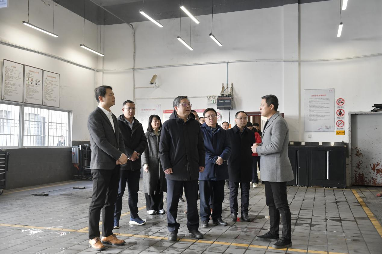 鄒洪到贛勤汽銷公司調(diào)研督導(dǎo)安全生產(chǎn)
