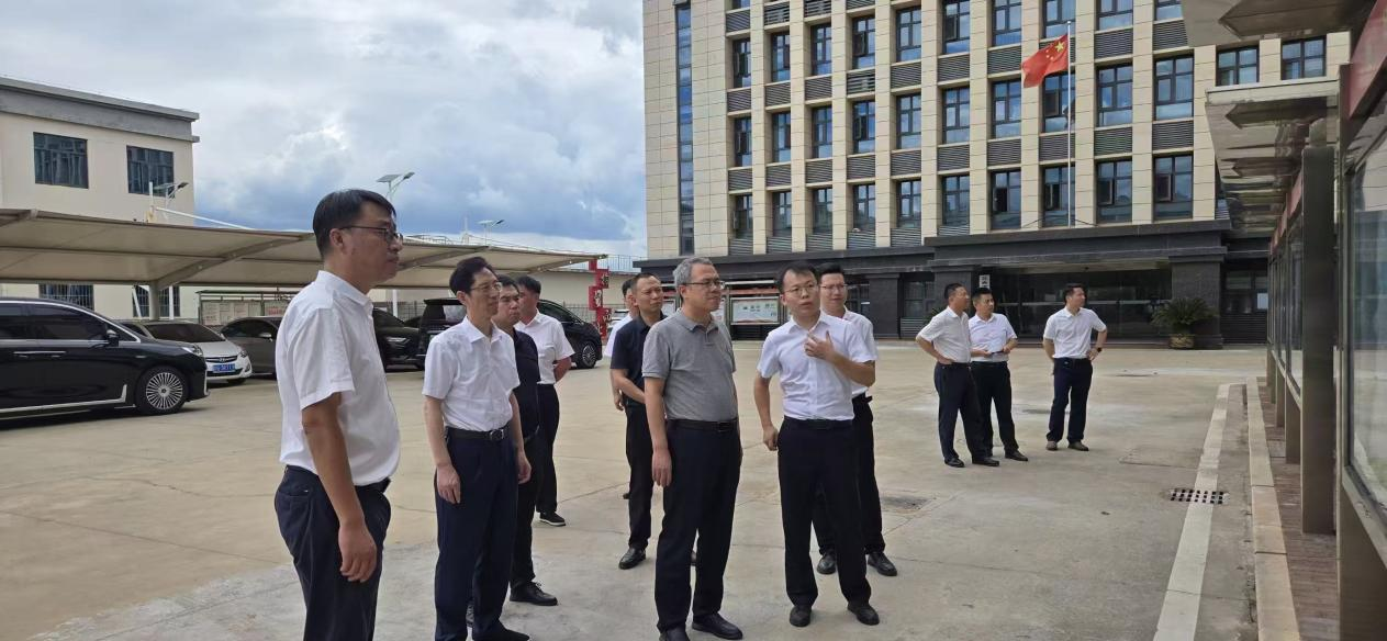 湖北水發(fā)集團(tuán)黨委委員、副總經(jīng)理王滿興一行到省水投集團(tuán)考察交流