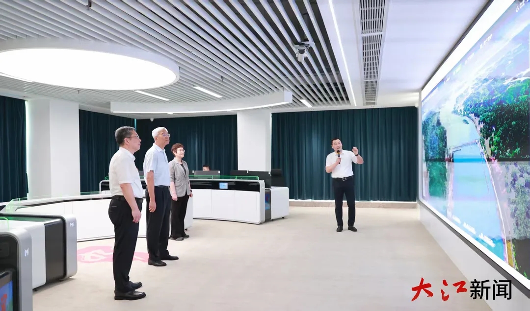 尹弘在省水利投資集團調(diào)研