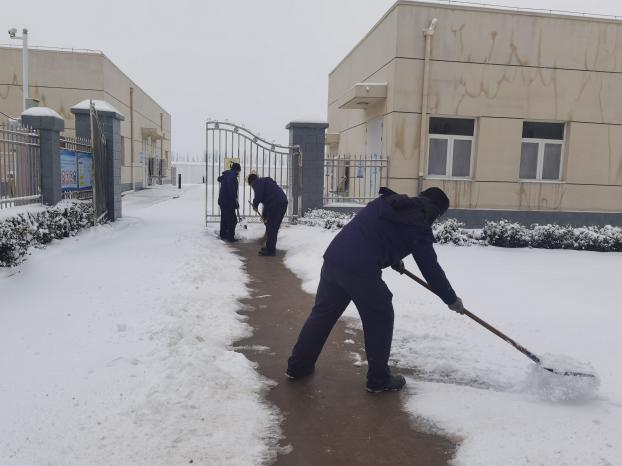 斗嚴(yán)寒 保供電丨能源公司:不畏風(fēng)雪保供電 堅(jiān)守崗位顯擔(dān)當(dāng)