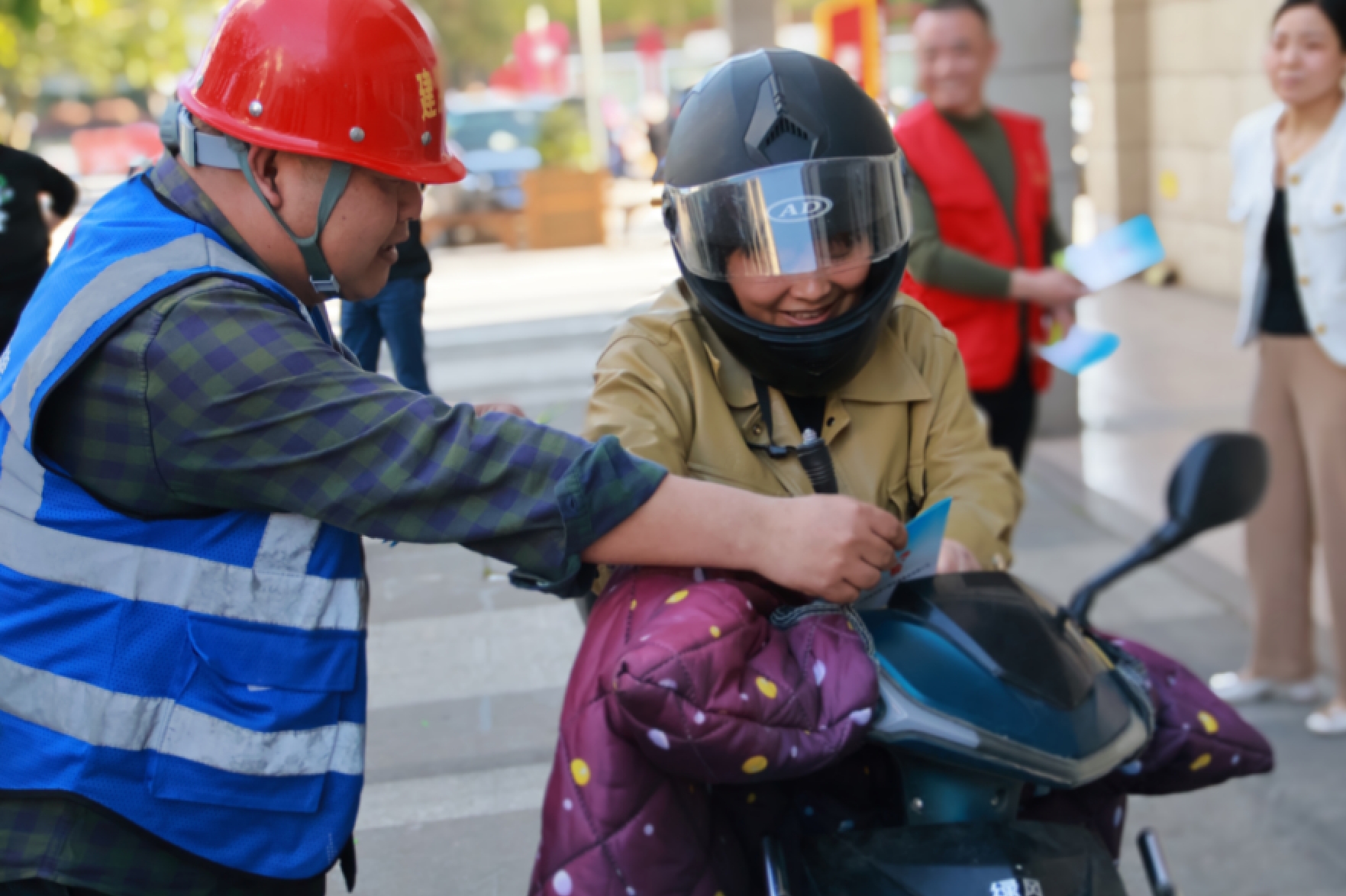 工程咨詢集團深入一線開展平安建設(shè)宣傳活動
