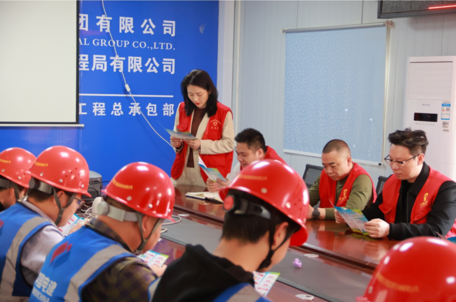 工程咨詢集團深入一線開展平安建設(shè)宣傳活動