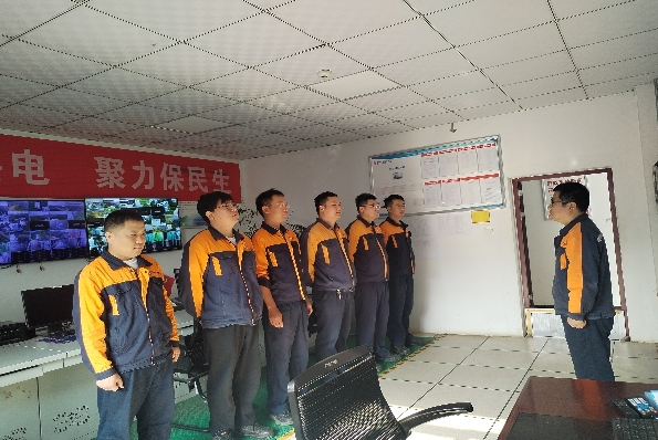 抓檢修分秒必爭 保發(fā)電全力以赴——能源公司安徽金寨光伏電站順利完成停電檢修工作