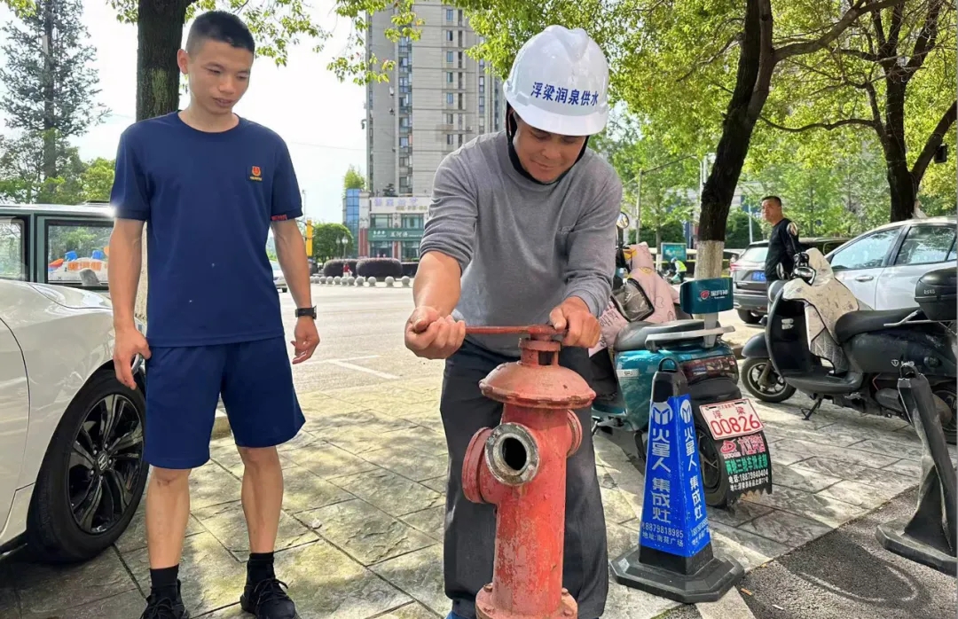 莘莘學子心 濃濃供水情丨省水務(wù)集團為廣大考生用水安全保駕護航