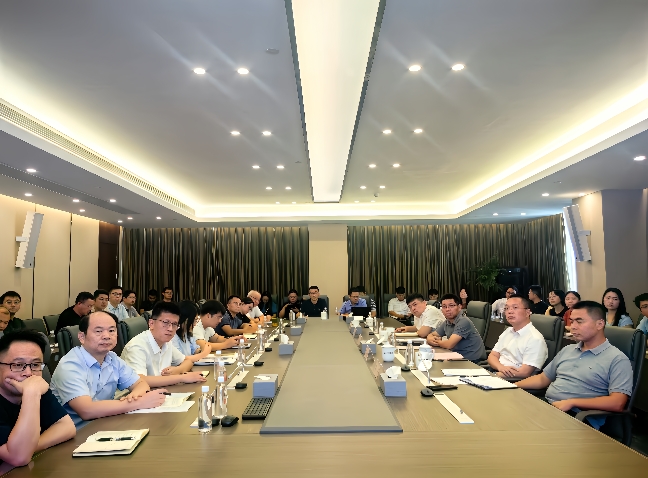 能源公司舉辦光伏場景應(yīng)用與技術(shù)設(shè)計(jì)培訓(xùn)會(huì)