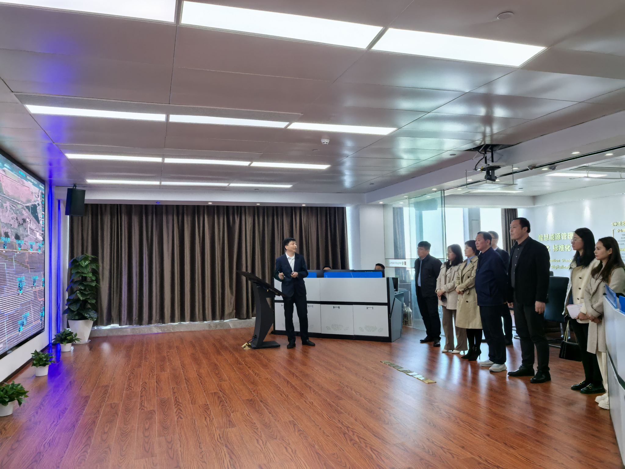 省水投集團(tuán)與三川集團(tuán)開展產(chǎn)改結(jié)對交流活動